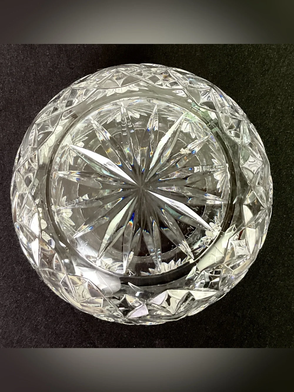 Superior cut crystal-lidded Rose Bowl/dresser jar